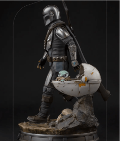 Iron Studios The Mandalorian and The Child Legacy Replica 1/4 - The Mandalorian